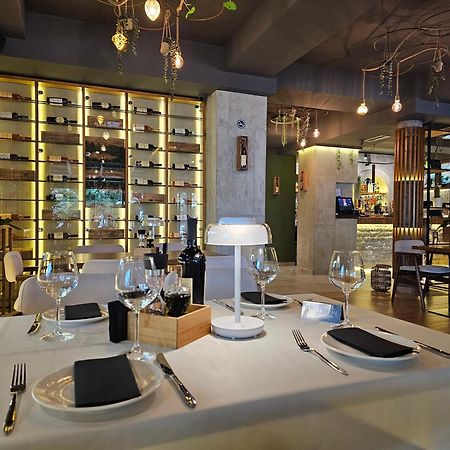 Lacasa Apartments & Restaurant 乌尔齐尼 外观 照片