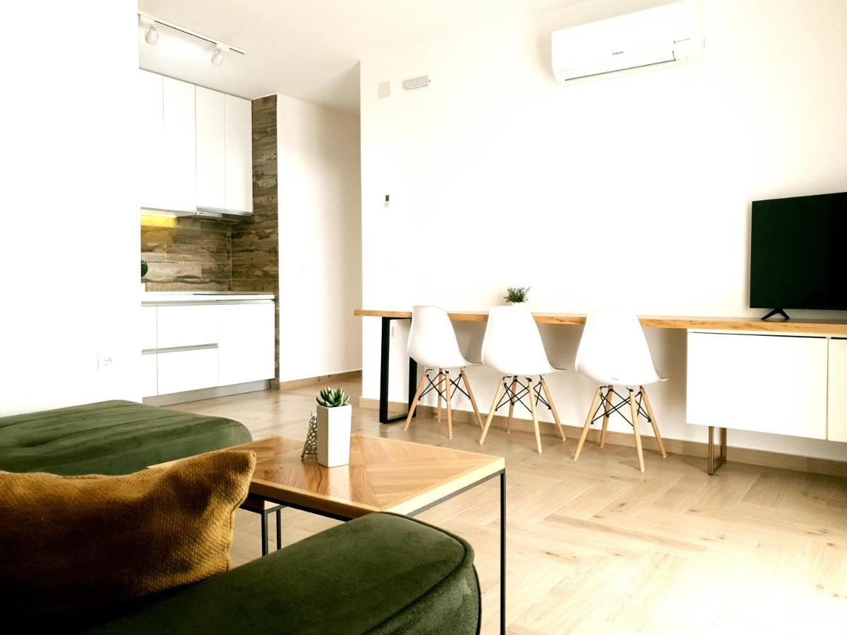 Lacasa Apartments & Restaurant 乌尔齐尼 外观 照片