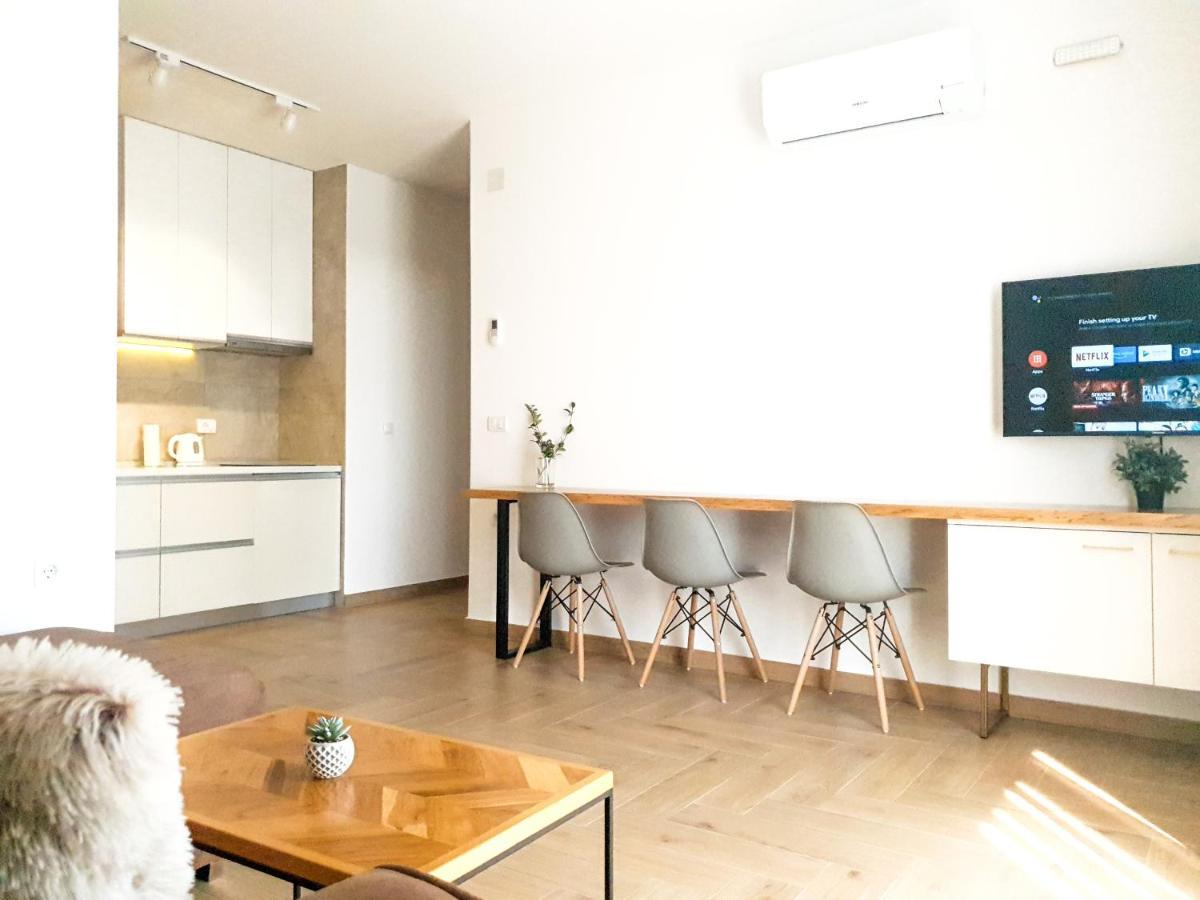 Lacasa Apartments & Restaurant 乌尔齐尼 外观 照片