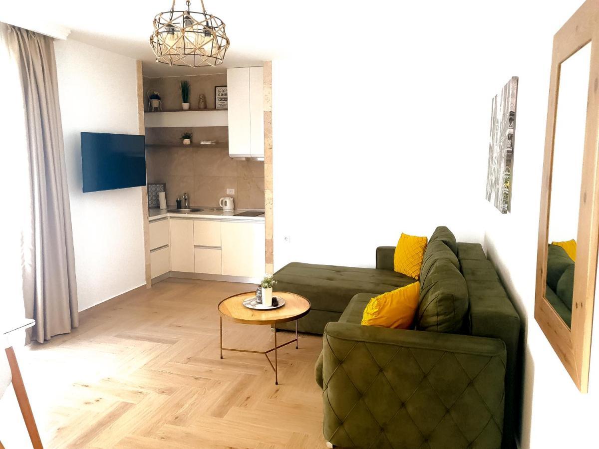 Lacasa Apartments & Restaurant 乌尔齐尼 外观 照片