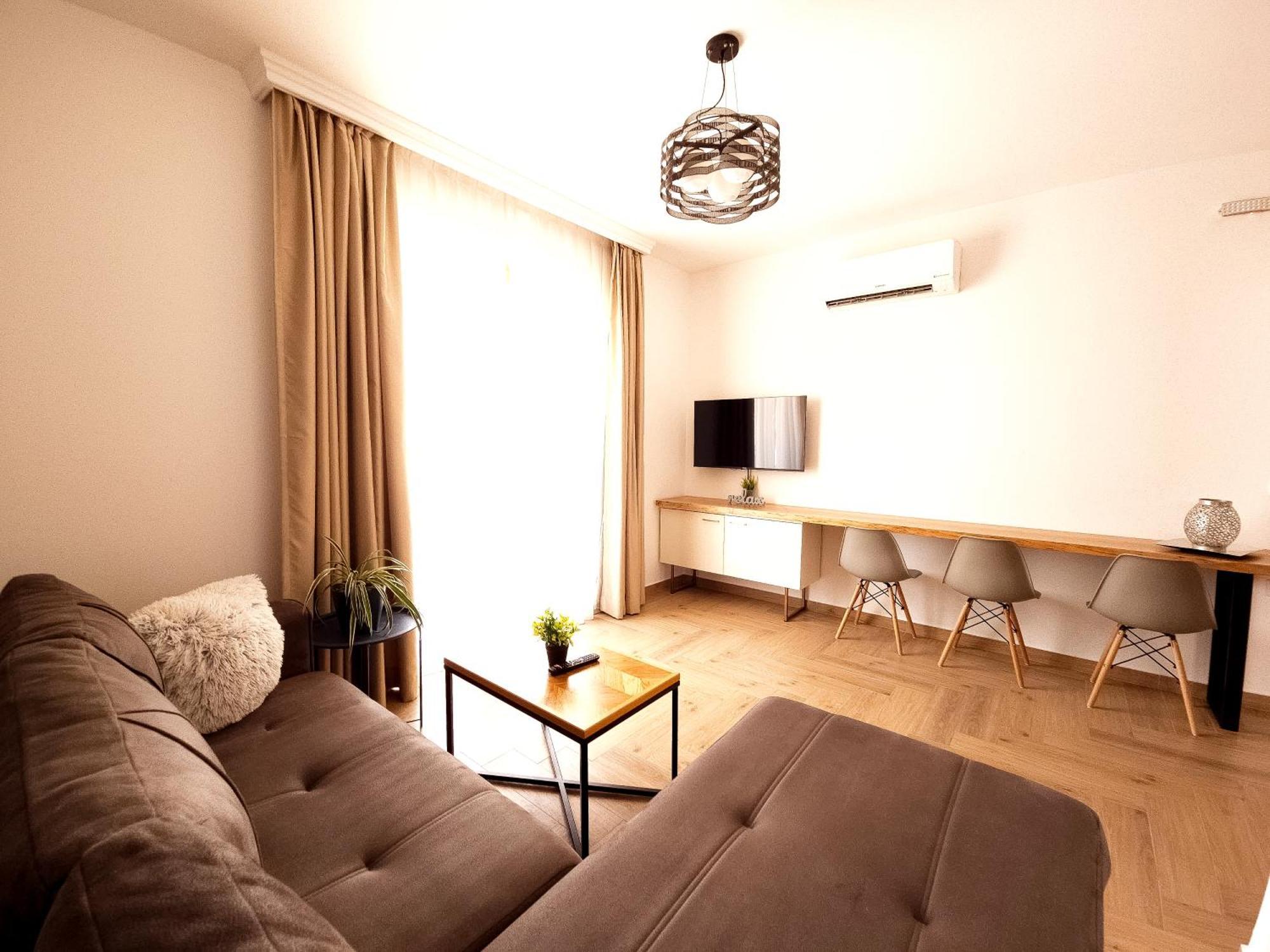 Lacasa Apartments & Restaurant 乌尔齐尼 外观 照片