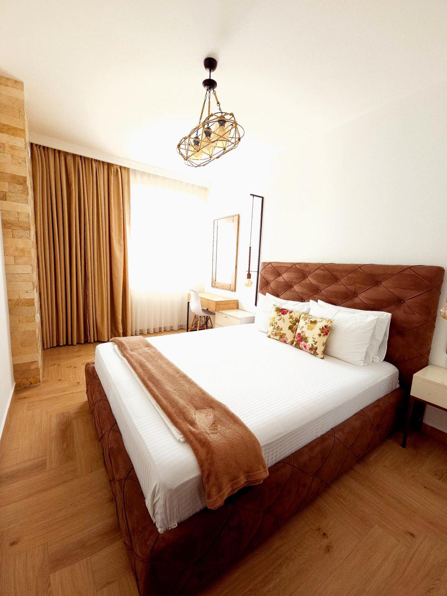 Lacasa Apartments & Restaurant 乌尔齐尼 外观 照片