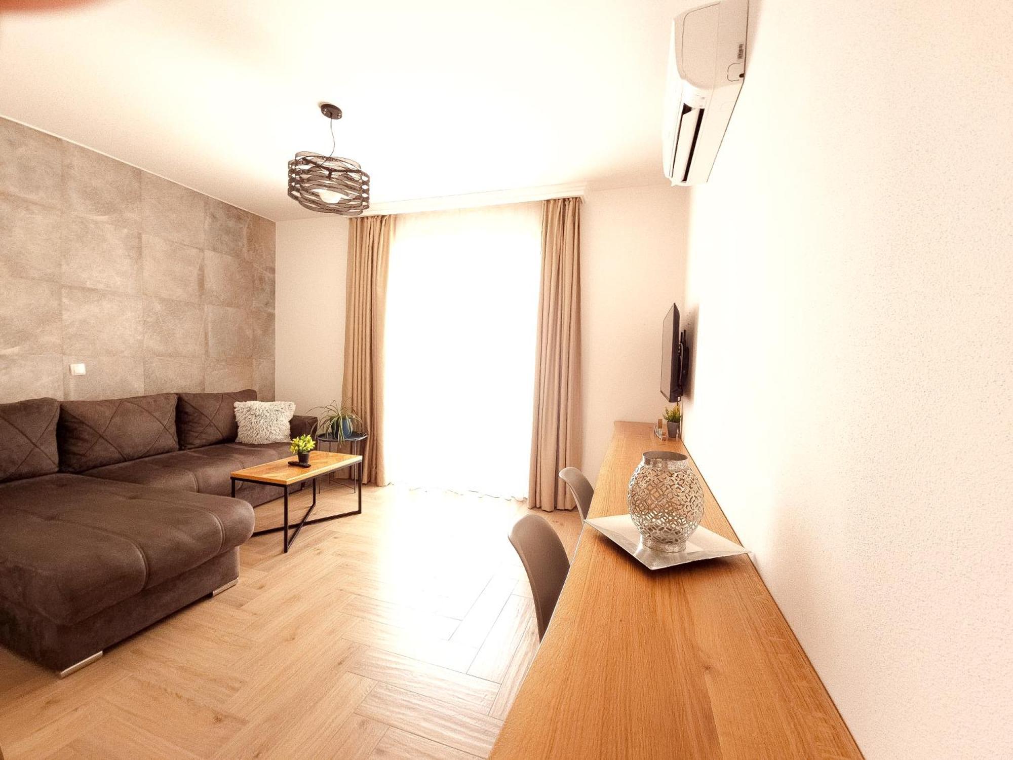Lacasa Apartments & Restaurant 乌尔齐尼 外观 照片