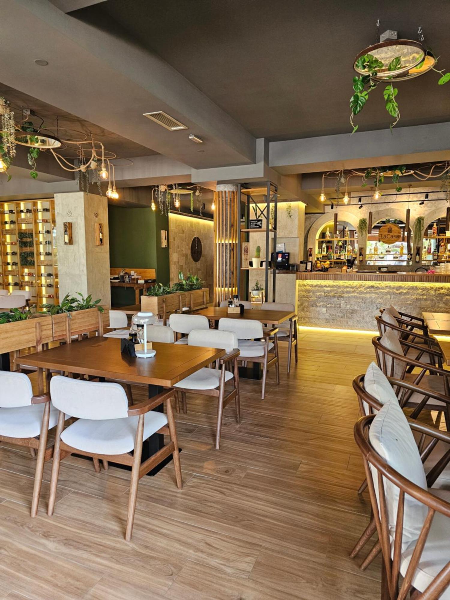 Lacasa Apartments & Restaurant 乌尔齐尼 外观 照片