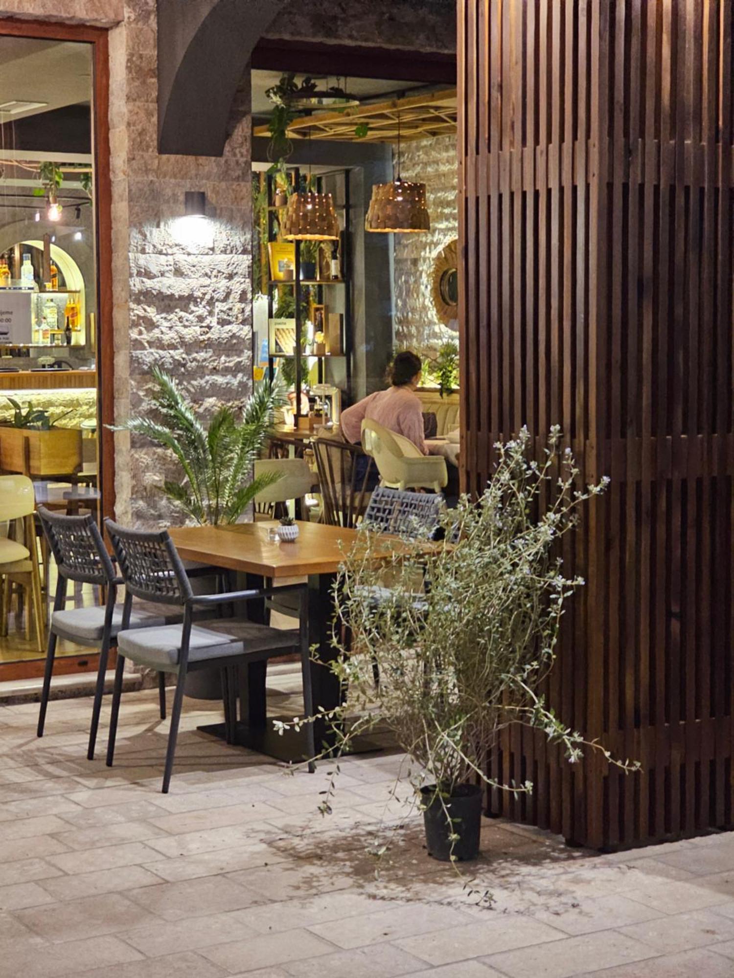 Lacasa Apartments & Restaurant 乌尔齐尼 外观 照片