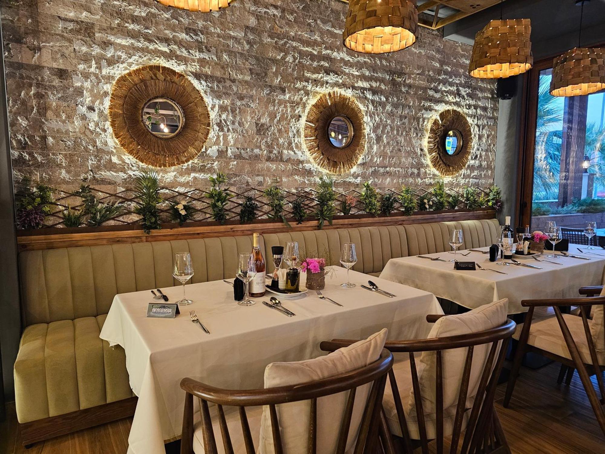 Lacasa Apartments & Restaurant 乌尔齐尼 外观 照片